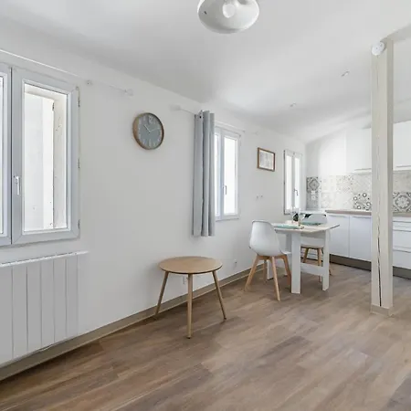 Grand Studio Dans Le Centre - 3e Etage *