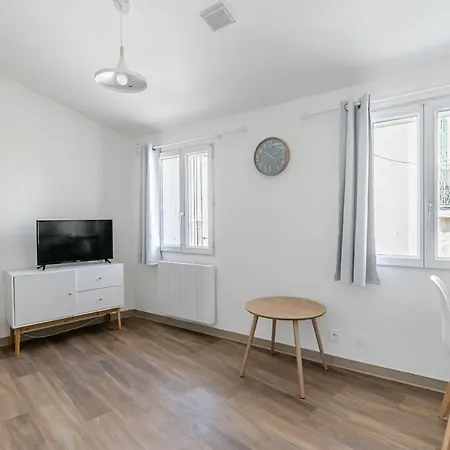 Grand Studio Dans Le Centre - 3e Etage Διαμέρισμα